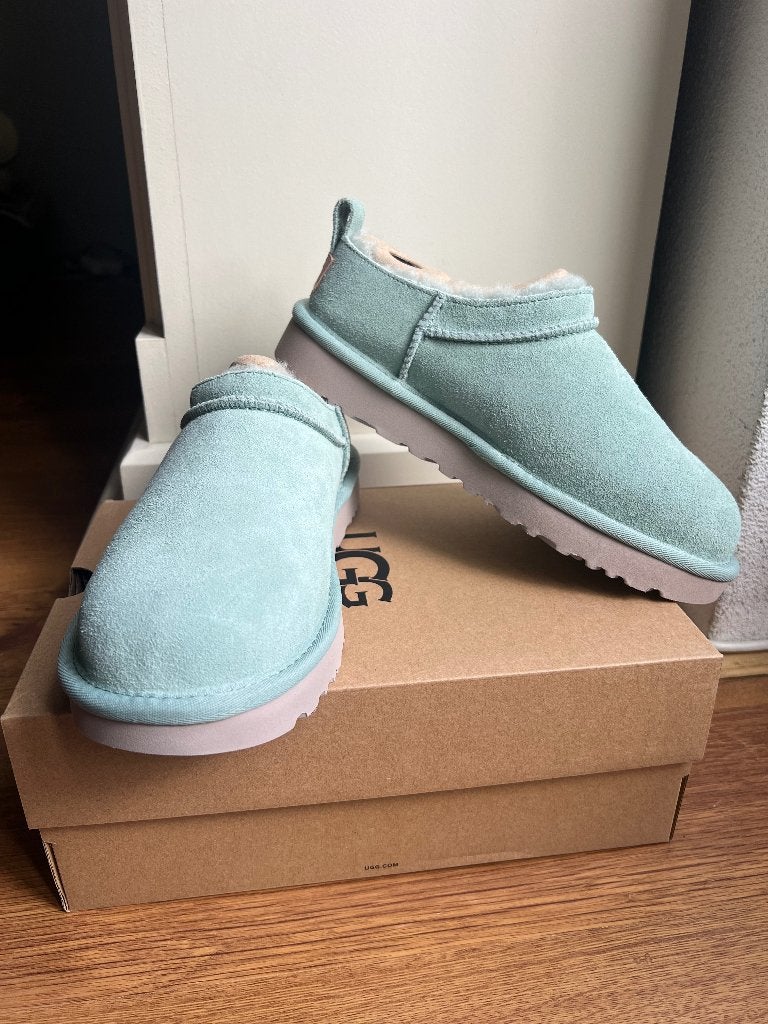 Ugg w classic micro artichoke, UGG, Snowboots, Nieuw, Ophalen of Verzenden