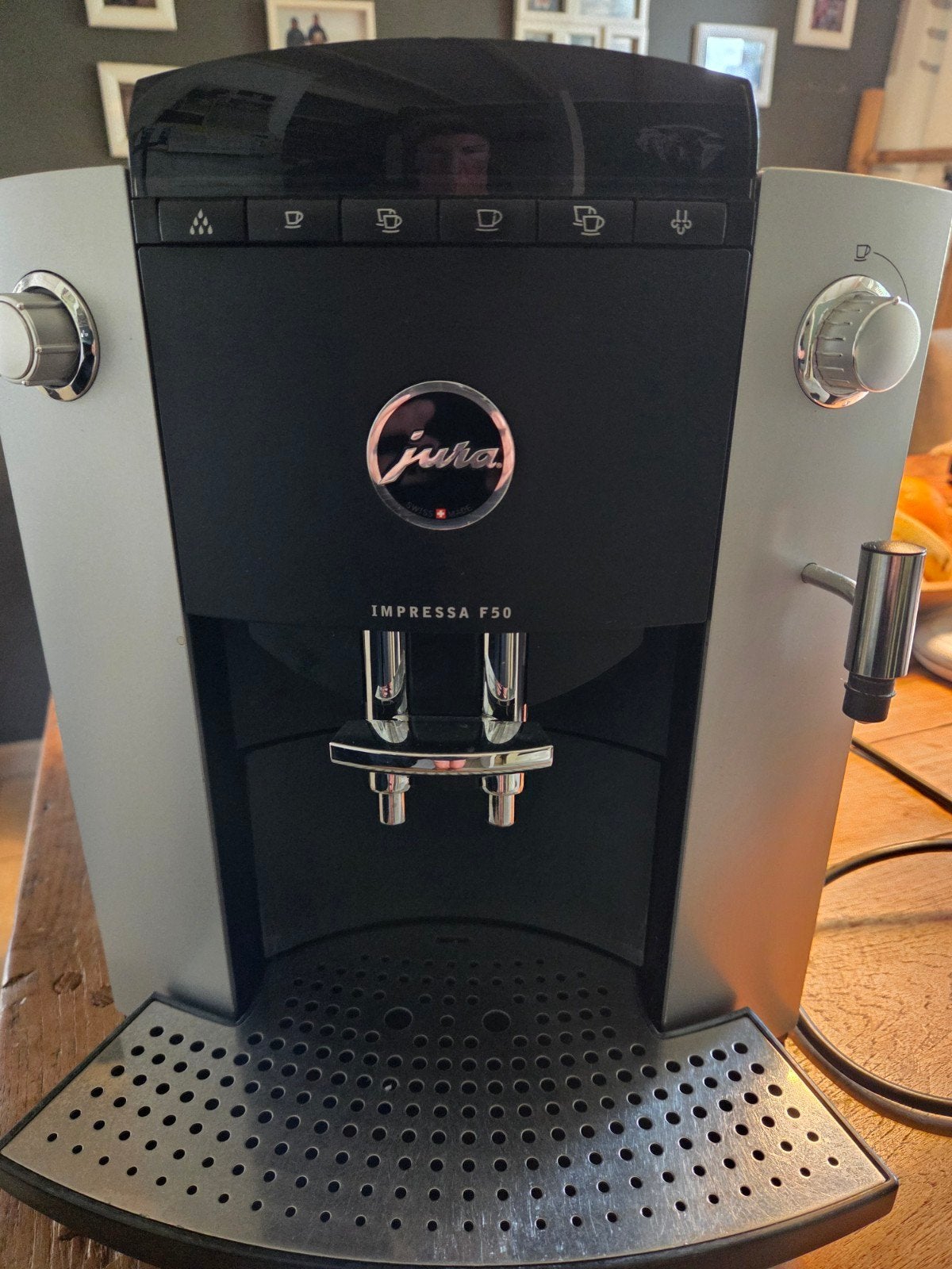 Jura impressa f50 koffiezetapparaat, Witgoed en Apparatuur, Koffiezetapparaten, Ophalen, Zo goed als nieuw, Koffiemachine