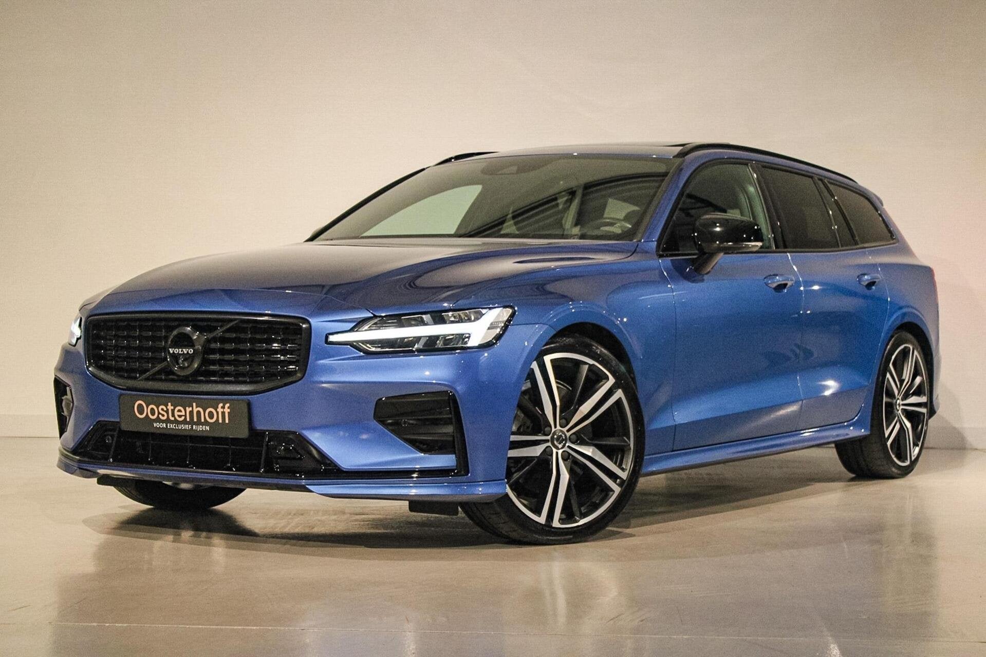 Volvo V60 2.0 T5 R-Design PANO | H&K | 20 " | TREKH | POLEST, Auto's, Dealer onderhouden, 15 km/l, 4 cilinders, 1969 cc