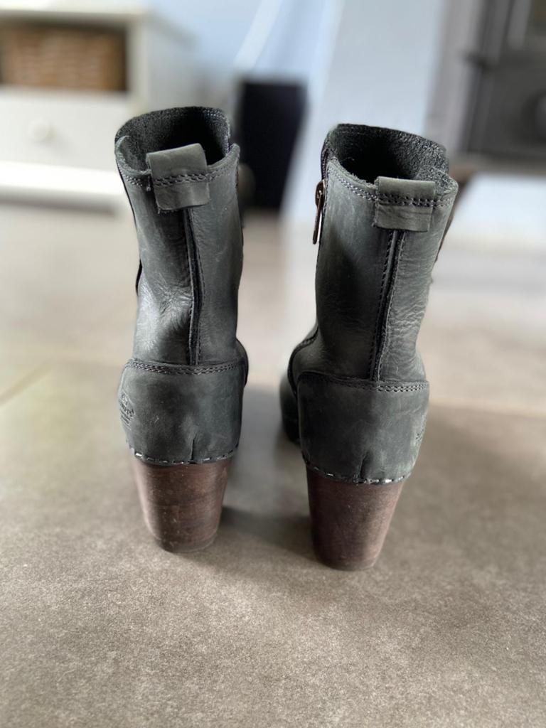 Zwarte Clumpy enkellaarsjes maat 36, Kleding | Dames, Schoenen, Verzenden, Zwart, Lage of Enkellaarzen, Zo goed als nieuw