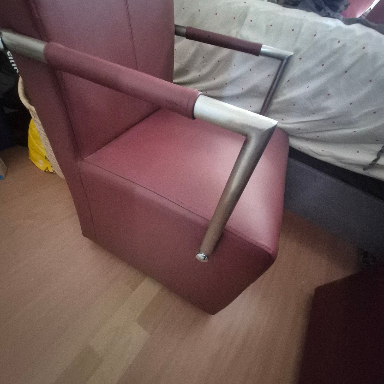 3 Lederen eetkamerstoelen met wieltjes, Huis en Inrichting, Stoelen, Gebruikt, Overige kleuren, Drie, Leer