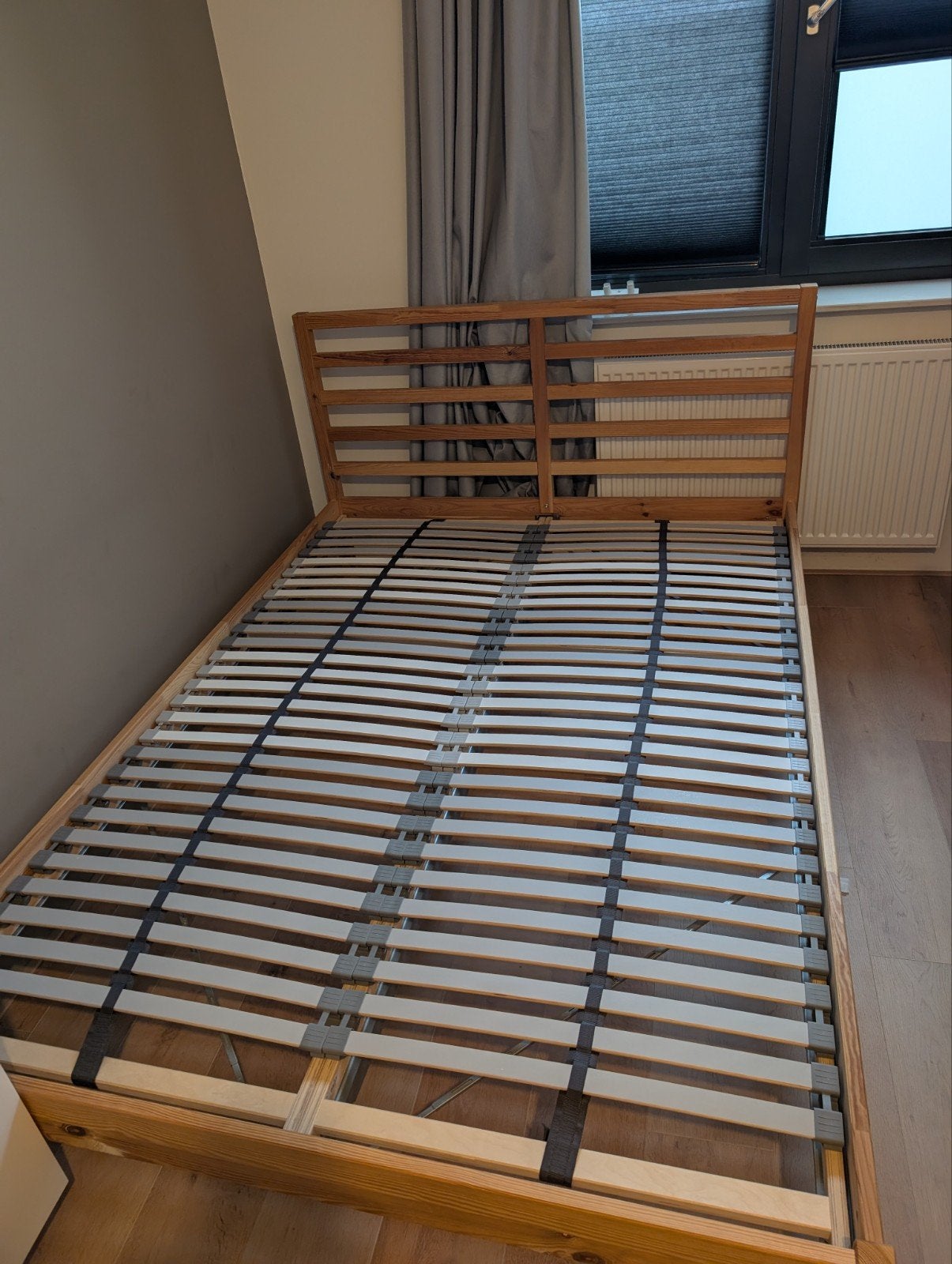 ikea Tarva bed frame met lattenbodems 140cm, Ophalen, Gebruikt, Eenpersoons, Bruin