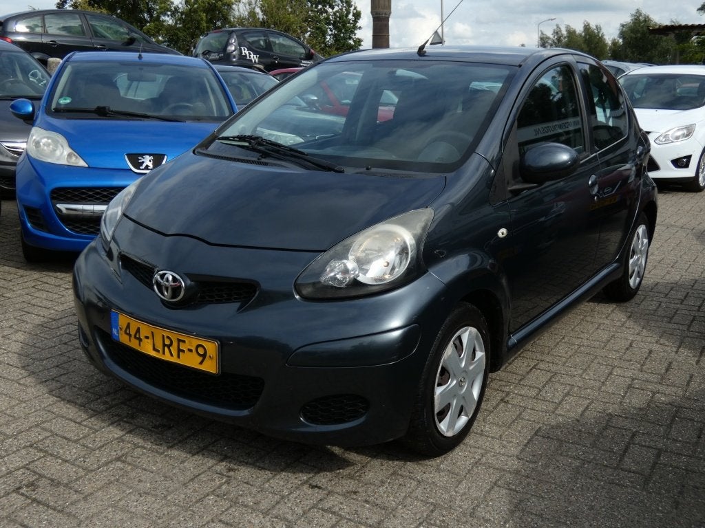 Toyota Aygo 1.0-12V Comfort Nwe APK airco (bj 2010), Auto's, Voorwielaandrijving, Gebruikt, 4 stoelen, 68 pk
