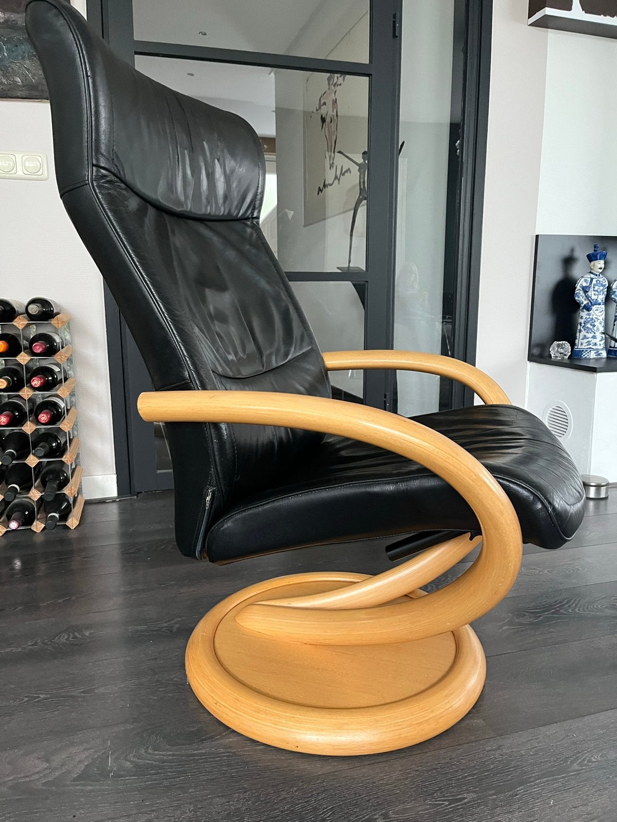 Deense mid-century loungestoel met zwart leer en hout, Zwart, Ophalen of Verzenden, Eén, Hout