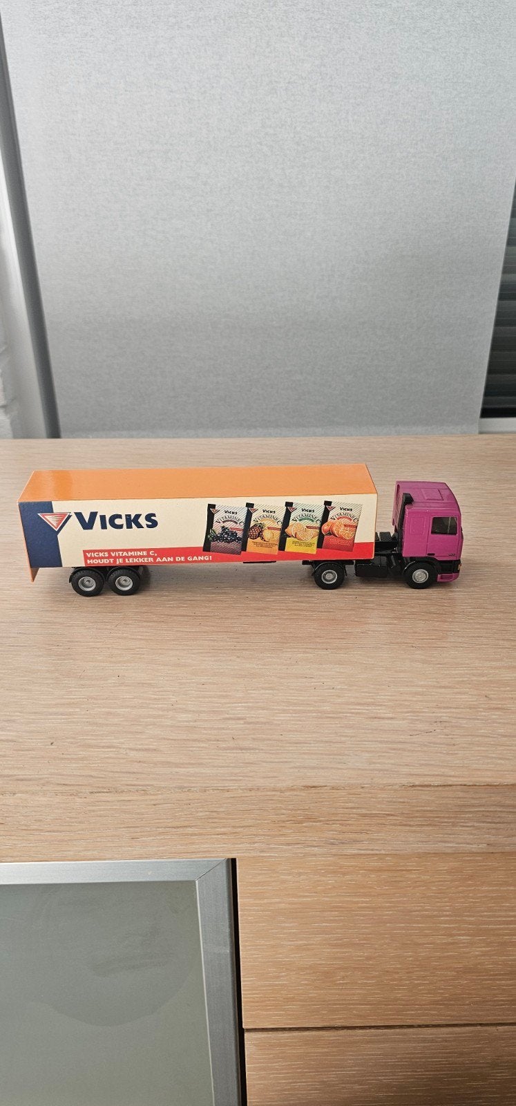 TE KOOP MOOIE LIONTOYS DAF 95 400 ATI VICKS SCHAAL1:50

SCHA, Ophalen of Verzenden, Zo goed als nieuw, Bus of Vrachtwagen, Lion Toys