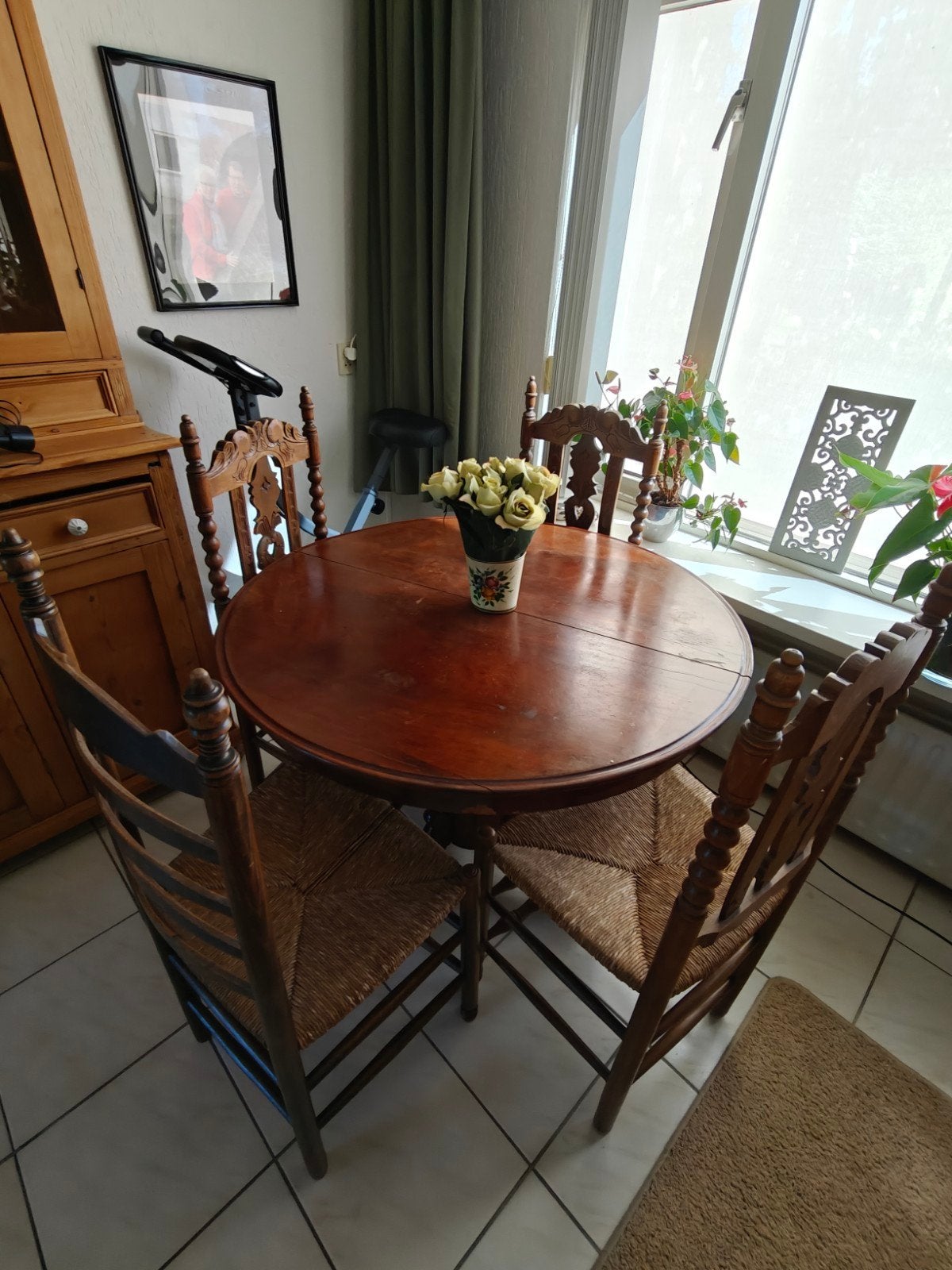 Gratis: Antieke eettafel met 4 stoelen, Antiek en Kunst, Ophalen