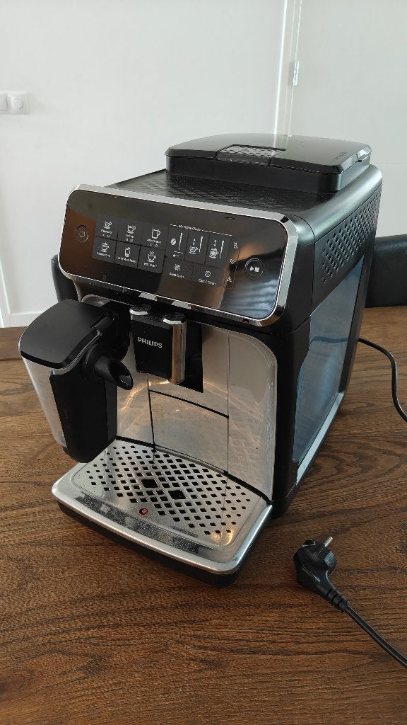 Philips lattego 3200 Volautomatische Espressomachine, Witgoed en Apparatuur, Koffiezetapparaten, Gebruikt, Espresso apparaat, 10 kopjes of meer