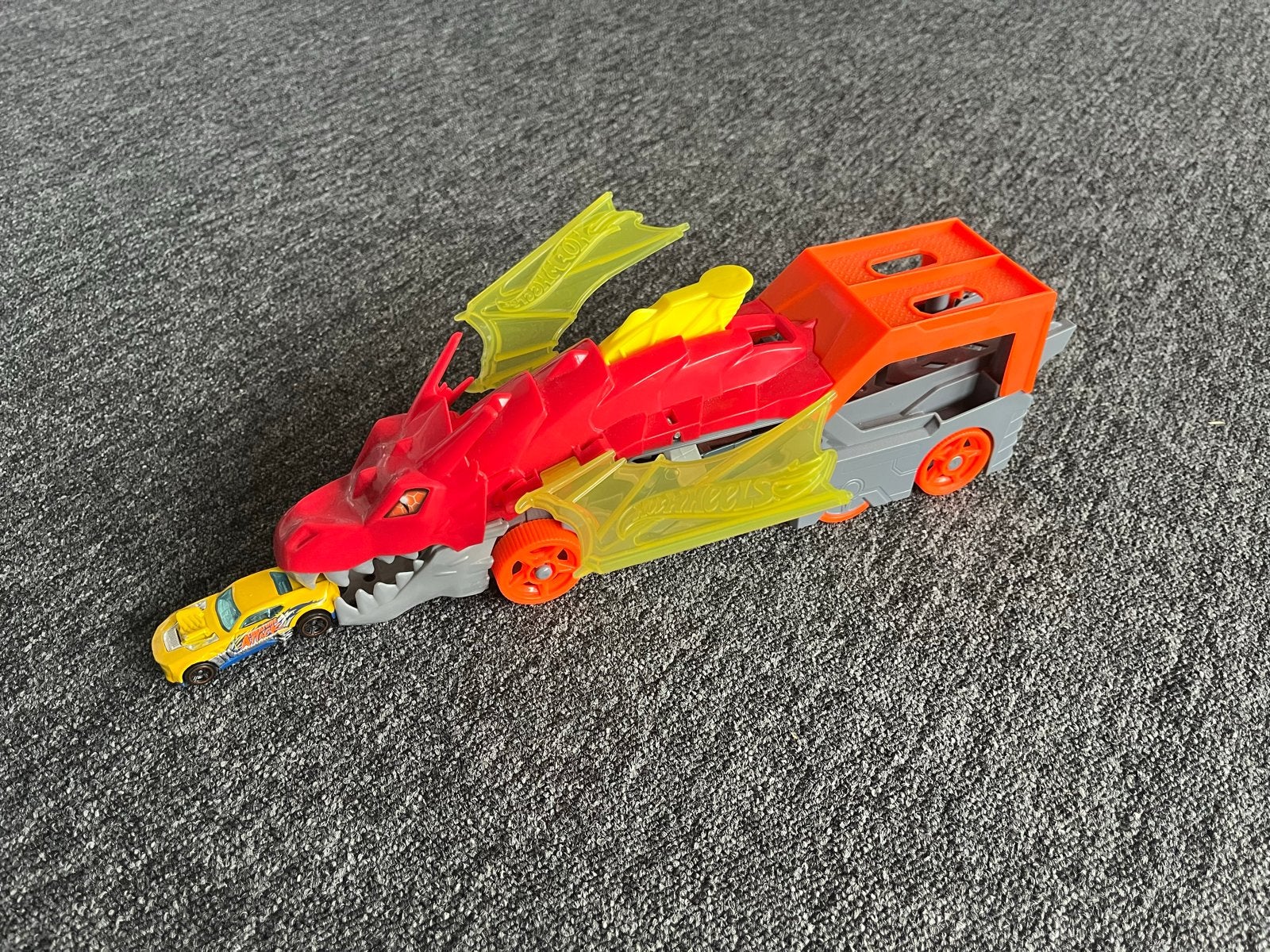 Hot Wheels City Draken Lanceringstrailer met Auto, Ophalen of Verzenden, Gebruikt