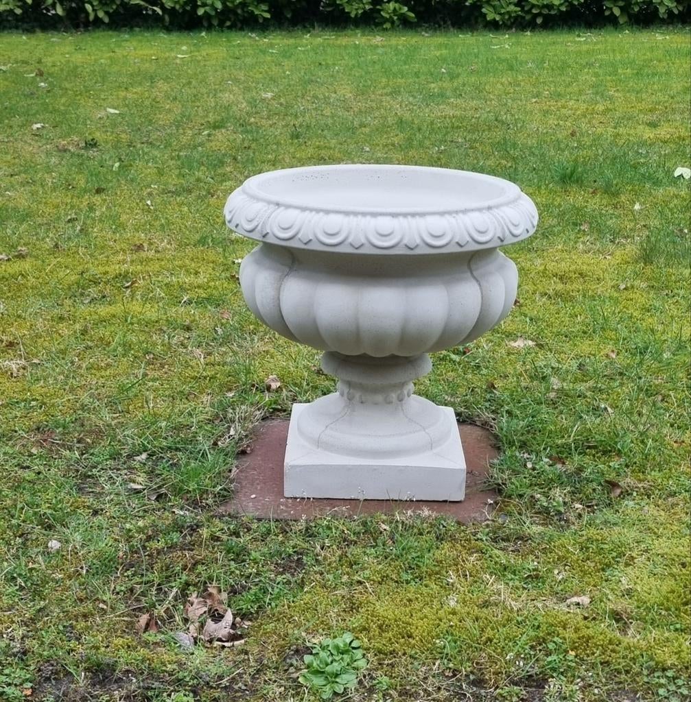 Klassieke Betonnen bloempot NIEUW!!, Tuin en Terras, Tuinvazen, Ophalen, Nieuw