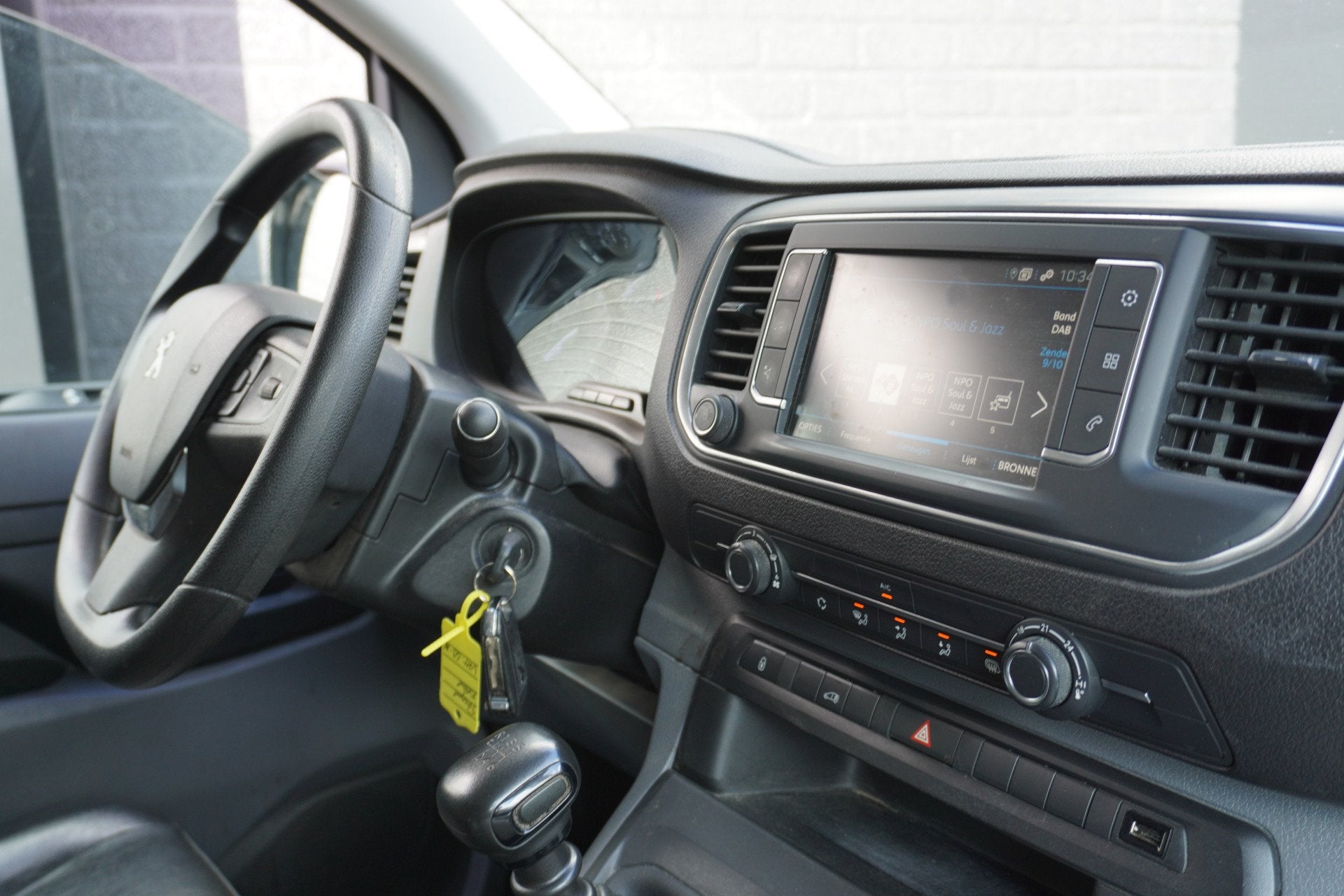 Peugeot Expert 1.5 BlueHDI 102PK EURO 6 - Airco - Navi - Cru, Auto's, Voorwielaandrijving, Gebruikt, 4 cilinders, Leder en Stof