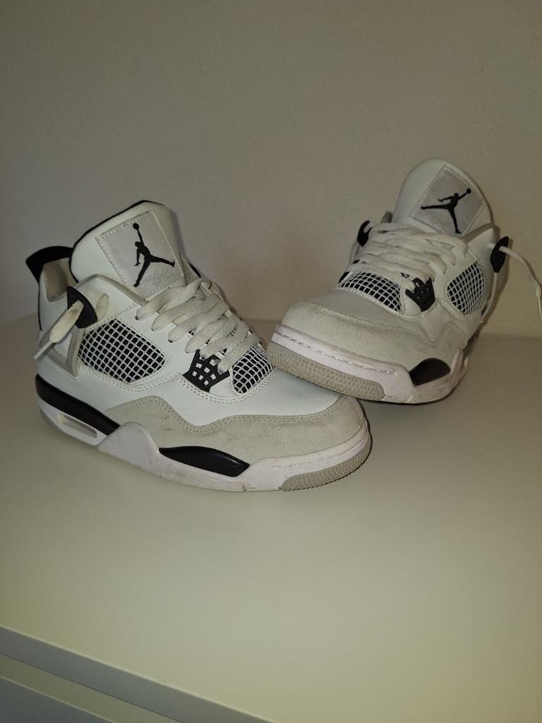 Jordan 4 Military Black - Maat 42, Zwart, Ophalen of Verzenden, Sneakers of Gympen, Gedragen