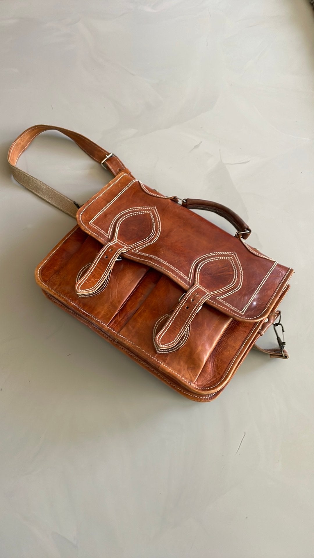 Stoere lederen schoudertas, Sieraden, Tassen en Uiterlijk, Tassen | Schoudertassen, Ophalen of Verzenden, Nieuw, Bruin, Leer