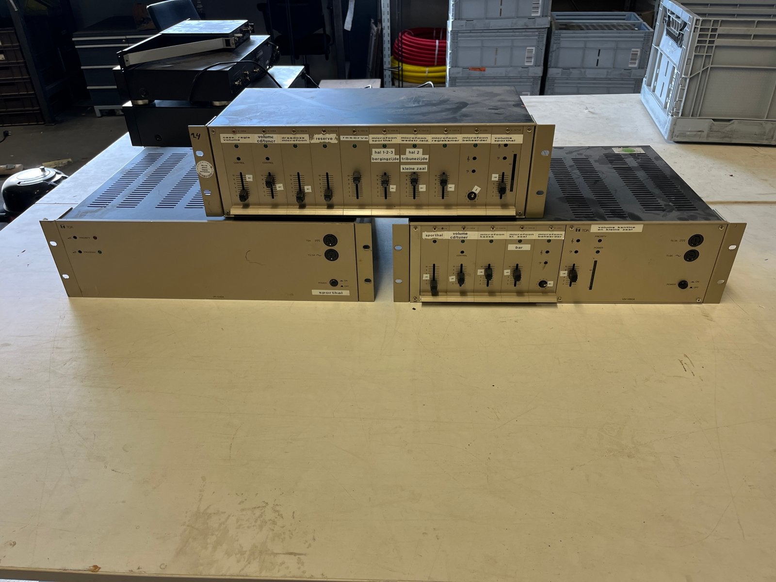 Vintage TOA PA installatie – VP-1240A 240W VM-1060A V-1000A, Ophalen, Gebruikt, Audio