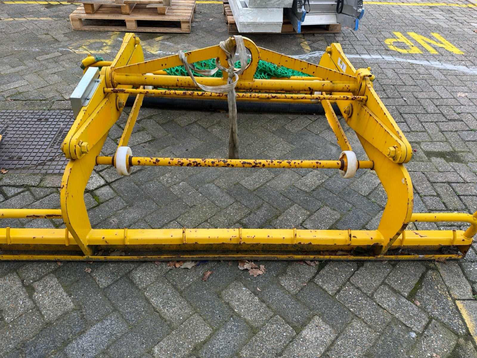 Opperklemmen pallethaak kalkzandsteen lijmkraan, Ophalen