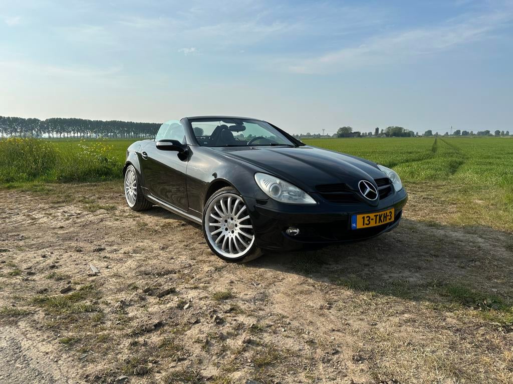 Mercedes-Benz SLK200 Kompr  AUT 2005 Zwart CARLSON, Auto's, Mercedes-Benz, Automaat, Zwart, 4 cilinders, Cabriolet