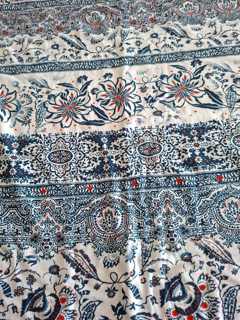 Viscose tricot blauw/witte print, Hobby en Vrije tijd, Overige materialen, Blauw, 120 cm of meer, Ophalen of Verzenden