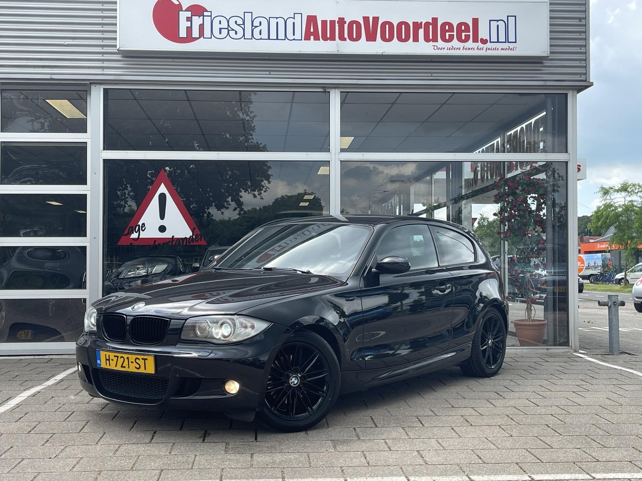 BMW 1-serie 120i /M Sportpakket/Leder/Cruise/Clima/Onderhoud, Auto's, 1-Serie, Euro 5, Achterwielaandrijving, Zwart