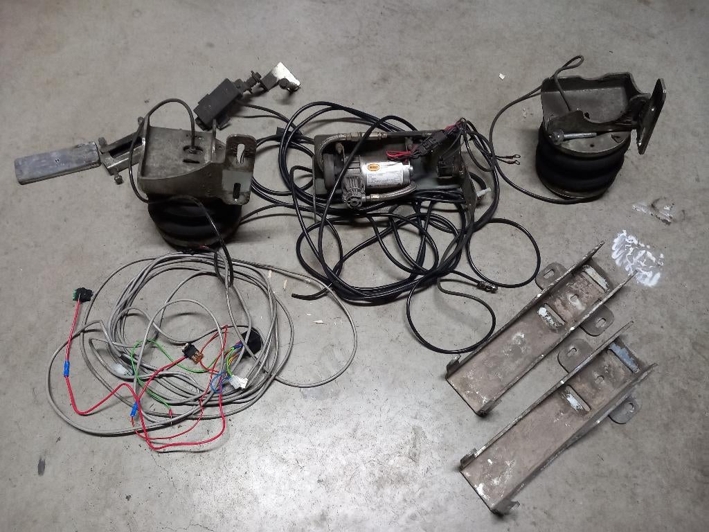 Hulpluchtvering achteras, Mercedes Sprinter, MAD Suspension, Ophalen of Verzenden, Gebruikt, Mercedes-Benz