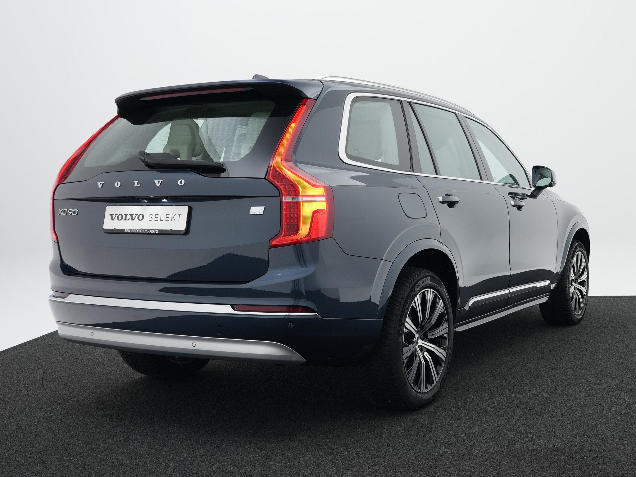 Volvo XC90 T8 Recharge AWD Inscription, Gebruikt, 4 cilinders, 1969 cc, Blauw