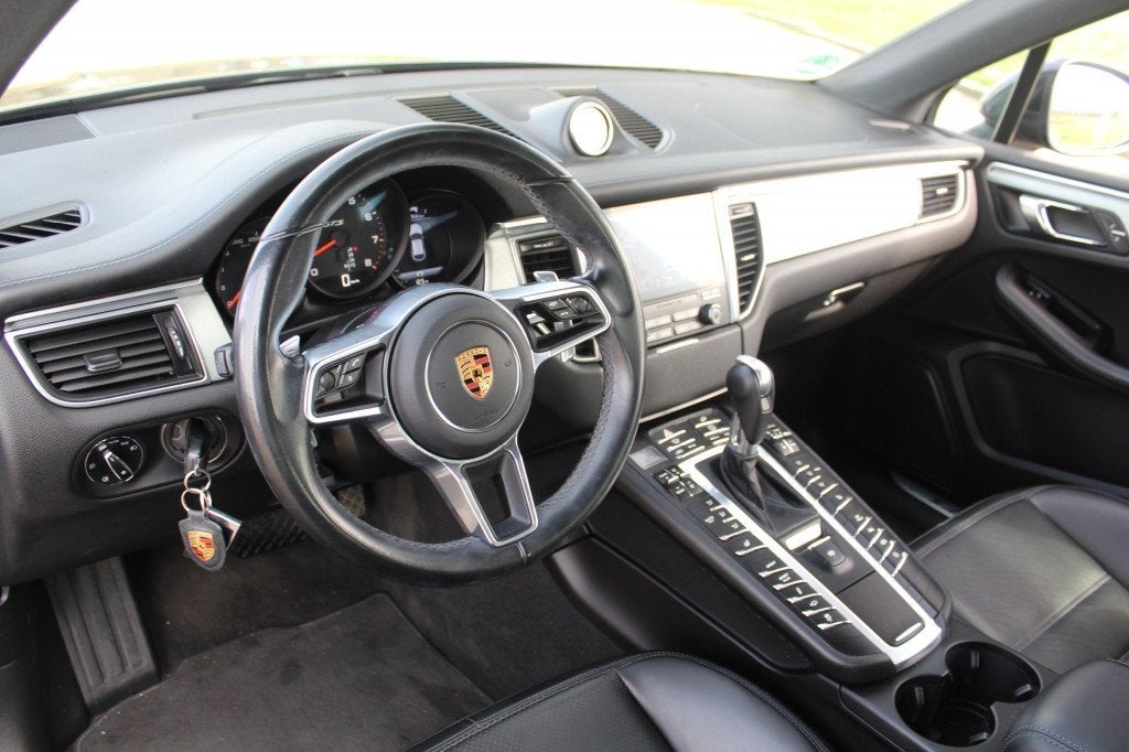 Foto 21 van Porsche MACAN 3.0 GTS Sport Chrono /Leer/ Sportuitlaat/ Trek
