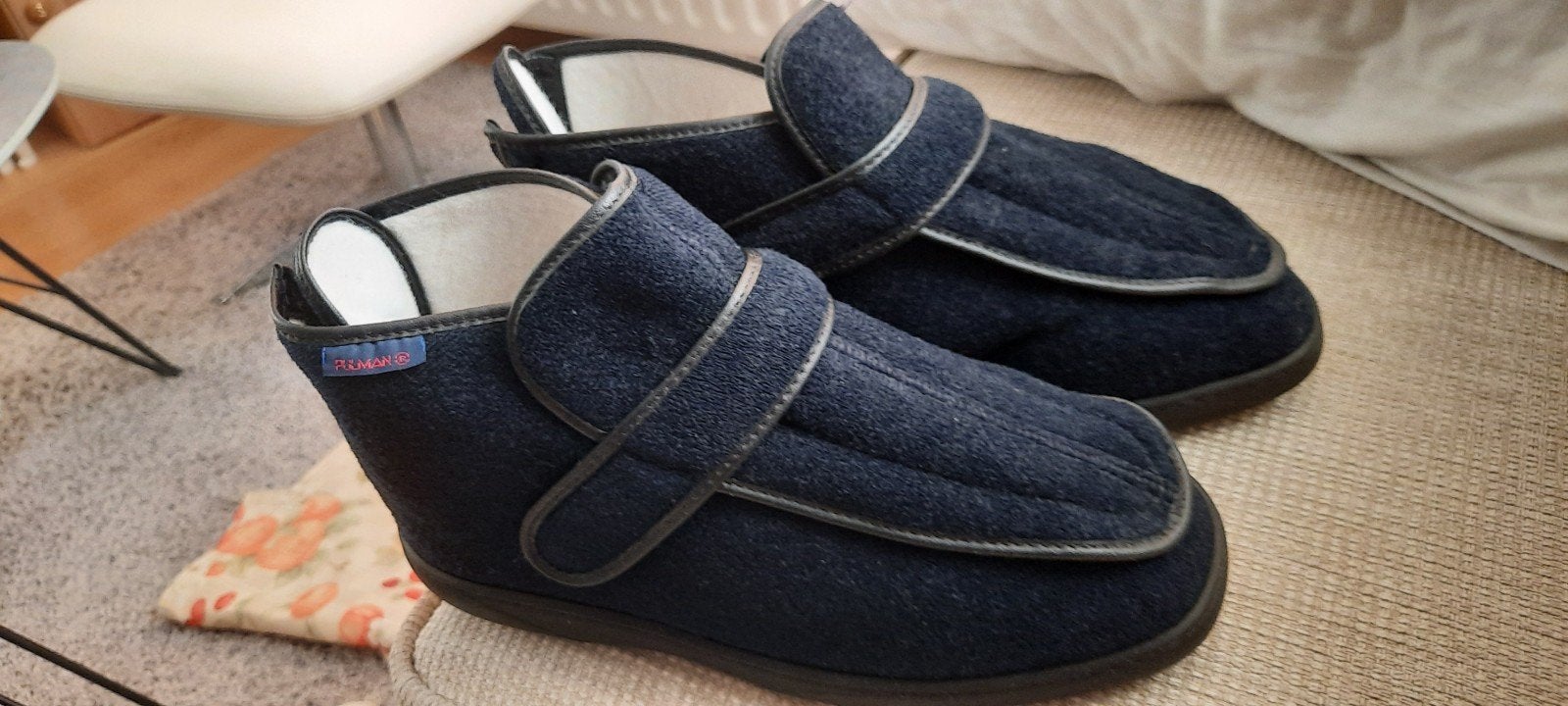 Donkerblauwe pullman pantoffels maat 40 - Comfortabel en war, Pulman, Blauw, Ophalen of Verzenden, Zo goed als nieuw