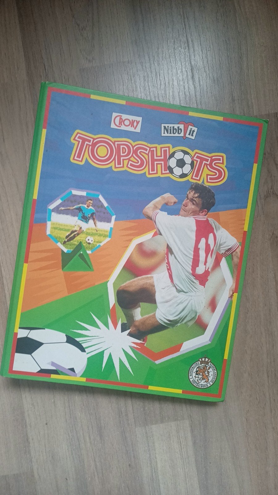 Croky Nibbit Topshots Voetbalplaatjes Album, Ophalen, Gelezen, Balsport