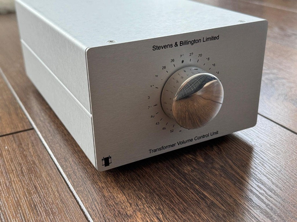 Music First Uk  Transformer Volume Control  (TVC) zgan, Ophalen of Verzenden, Zo goed als nieuw, 120 watt of meer, Overige merken