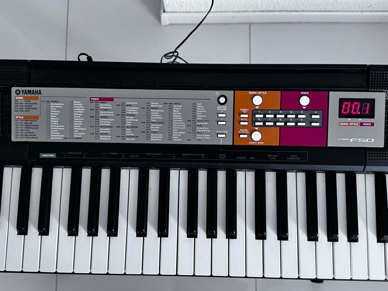 Yamaha PSR-F50 Keyboard met standaard en originele doos, Ophalen, 61 toetsen, Yamaha, Zo goed als nieuw