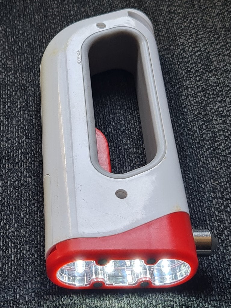 XDDESIGN SOS-tool auto 4-in-1 (zaklamp/alarmlicht/gordelsni), Auto diversen, Ophalen of Verzenden, Gebruikt