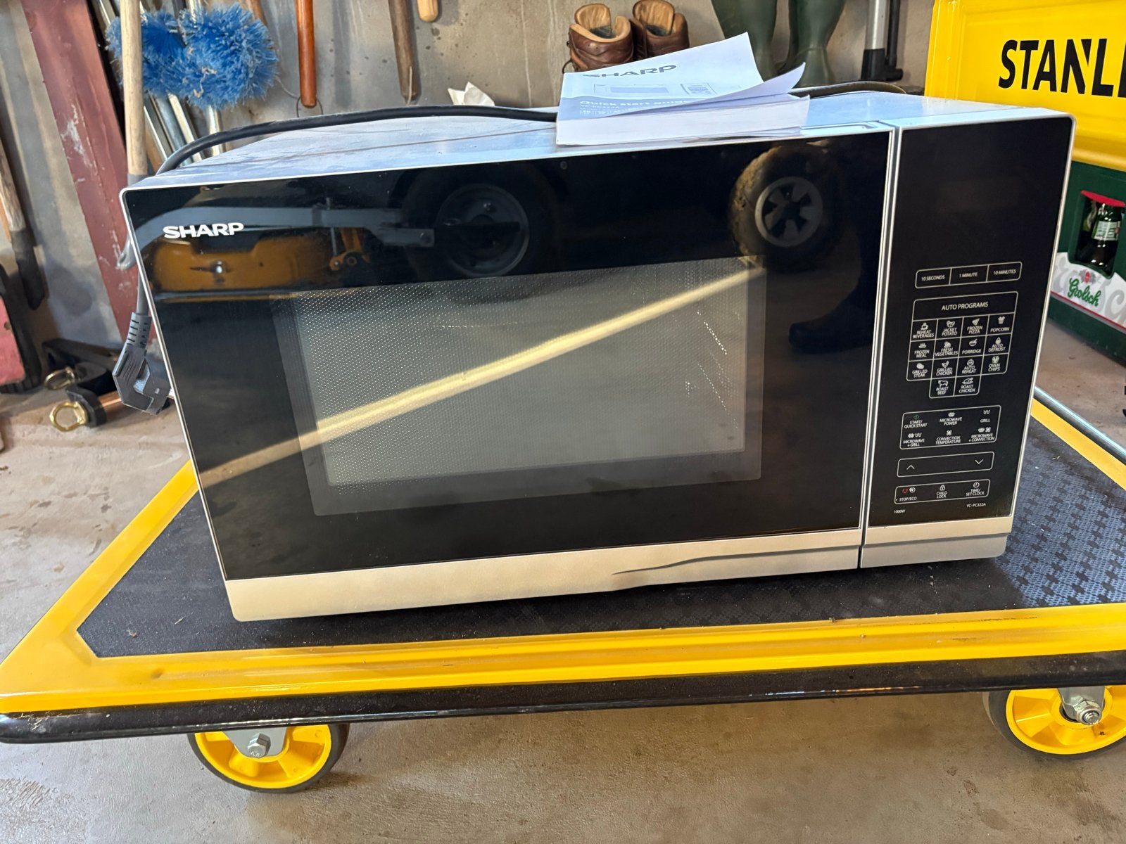 Sharp Combimagnetron YC-PC322A - Zo goed als nieuw, Witgoed en Apparatuur, Ophalen, Combimagnetron, Grill, Zo goed als nieuw