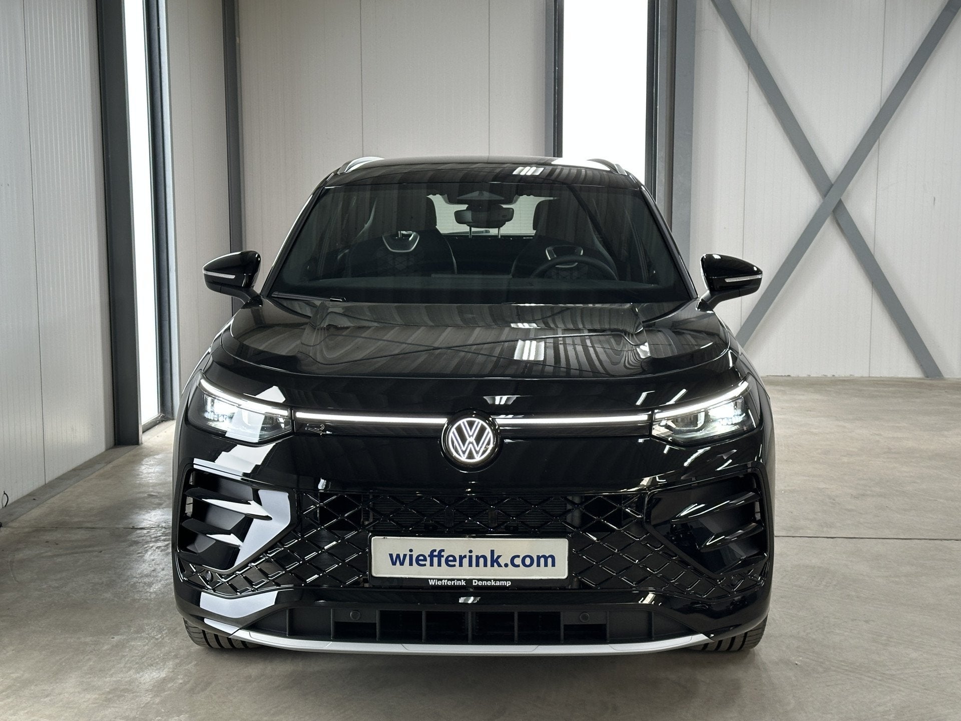 Volkswagen Tayron 1.5 eHybrid R-Line | Trekhaak-pakket | Nav, Auto's, 12 maanden, Zwart, 4 cilinders, Leder en Stof