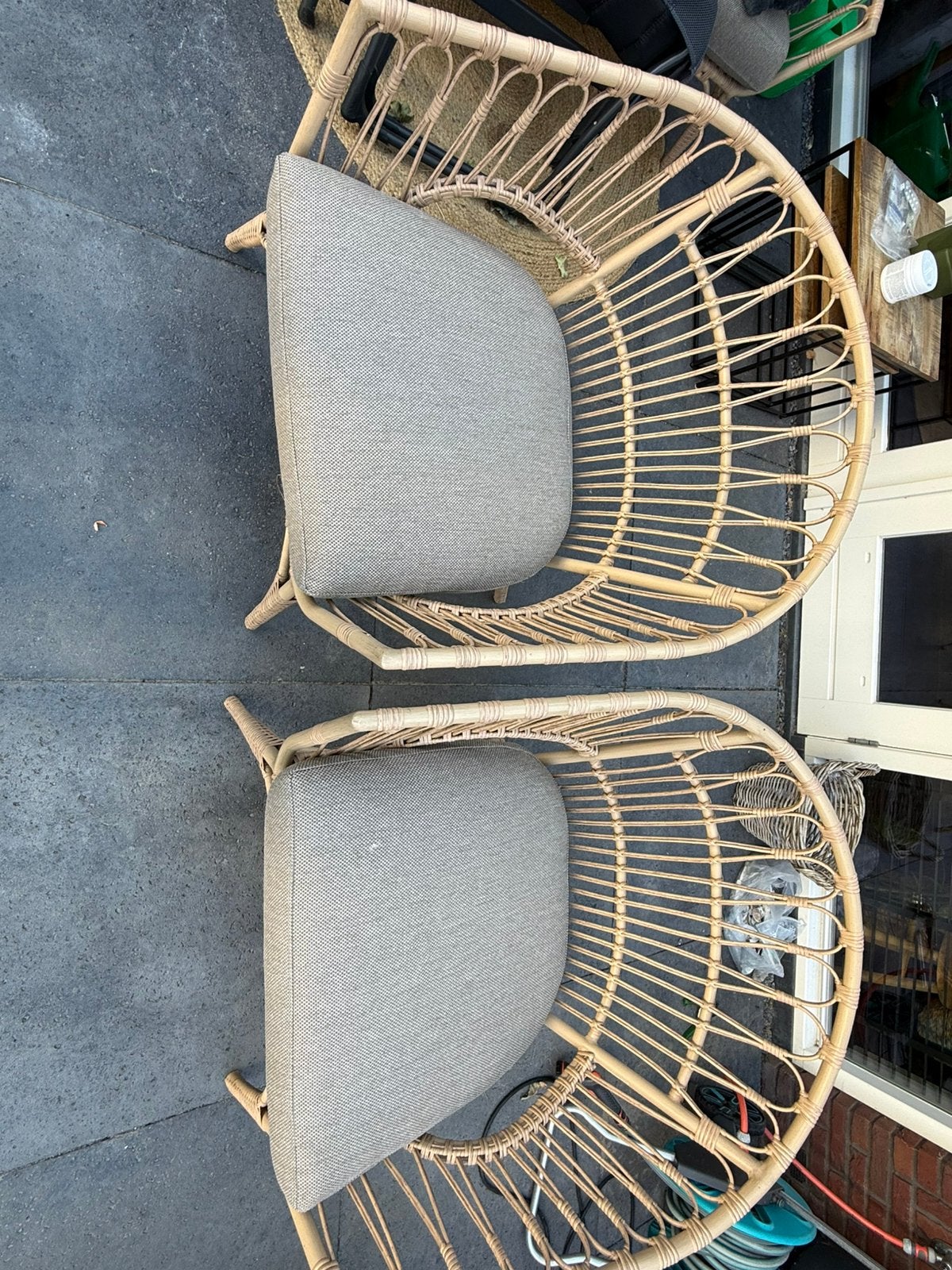 Tuinset van Intratuin (stoelen bank tafeltje), Ophalen, Zo goed als nieuw, Bank