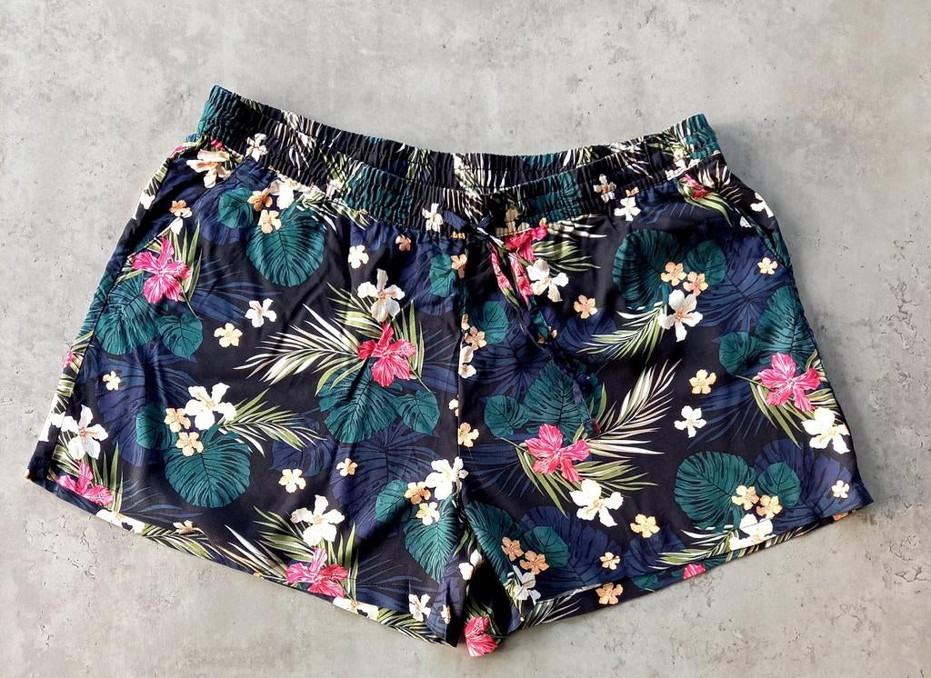 UP2FASHION fleurige shorts mt 46 NIEUW!, Kleding | Dames, Kort, Maat 46/48 (XL) of groter, Nieuw, Ophalen of Verzenden