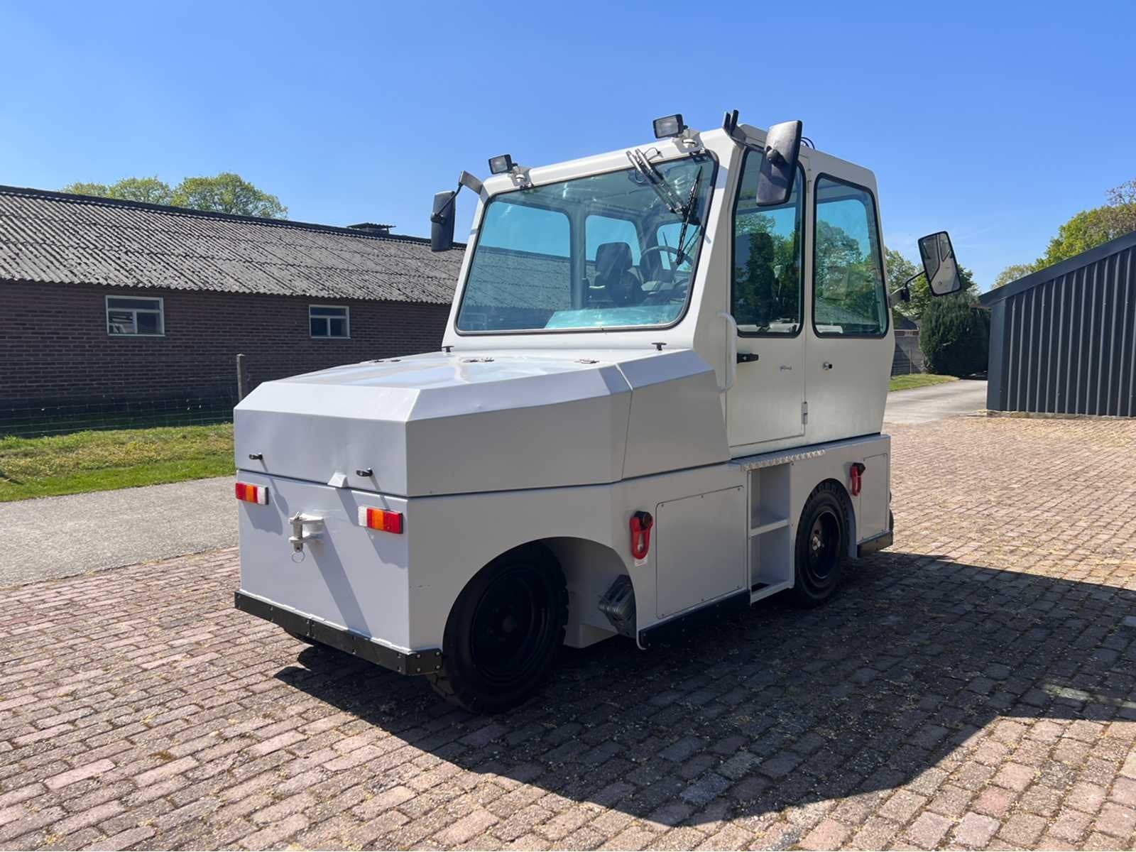 Tow Tractor / Warehouse Tugger met Hefplateau, Overige aandrijving, Overige typen, AVT