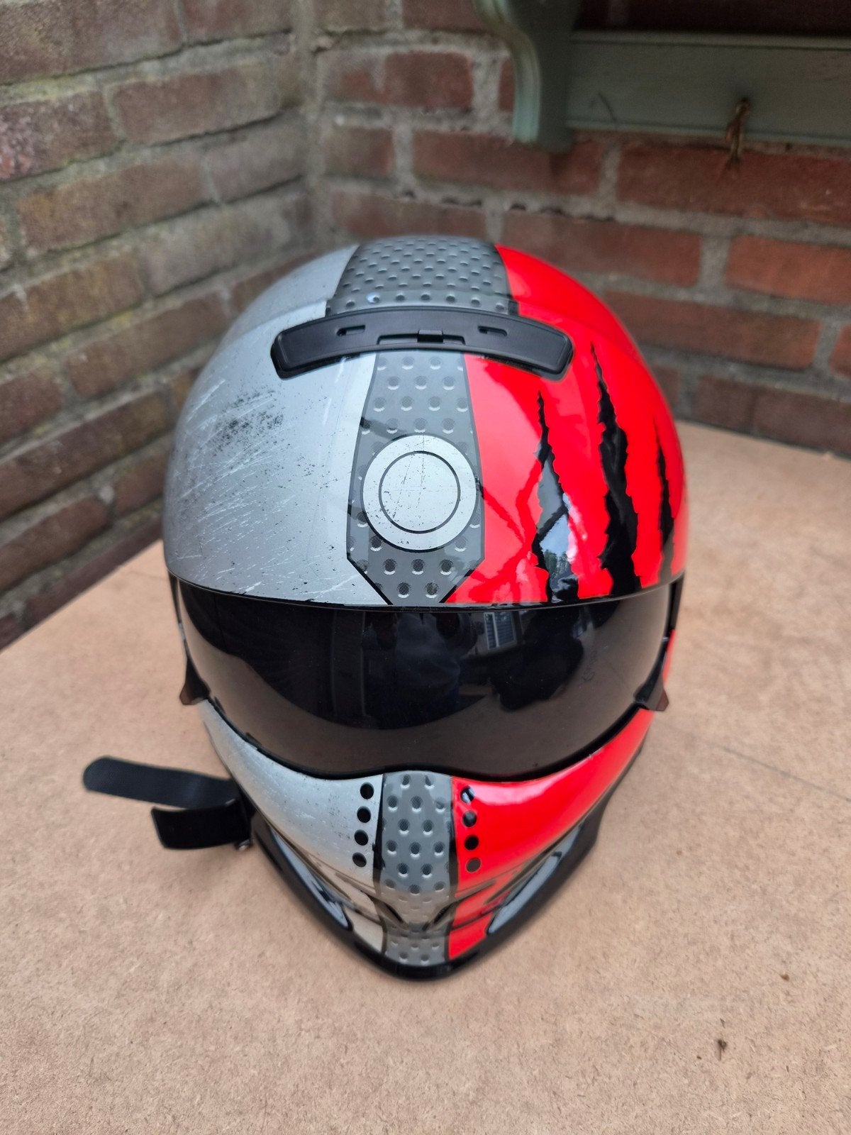 Motorhelm integraalhelm maat XL - Rood/Grijs design, Motoren, Ophalen