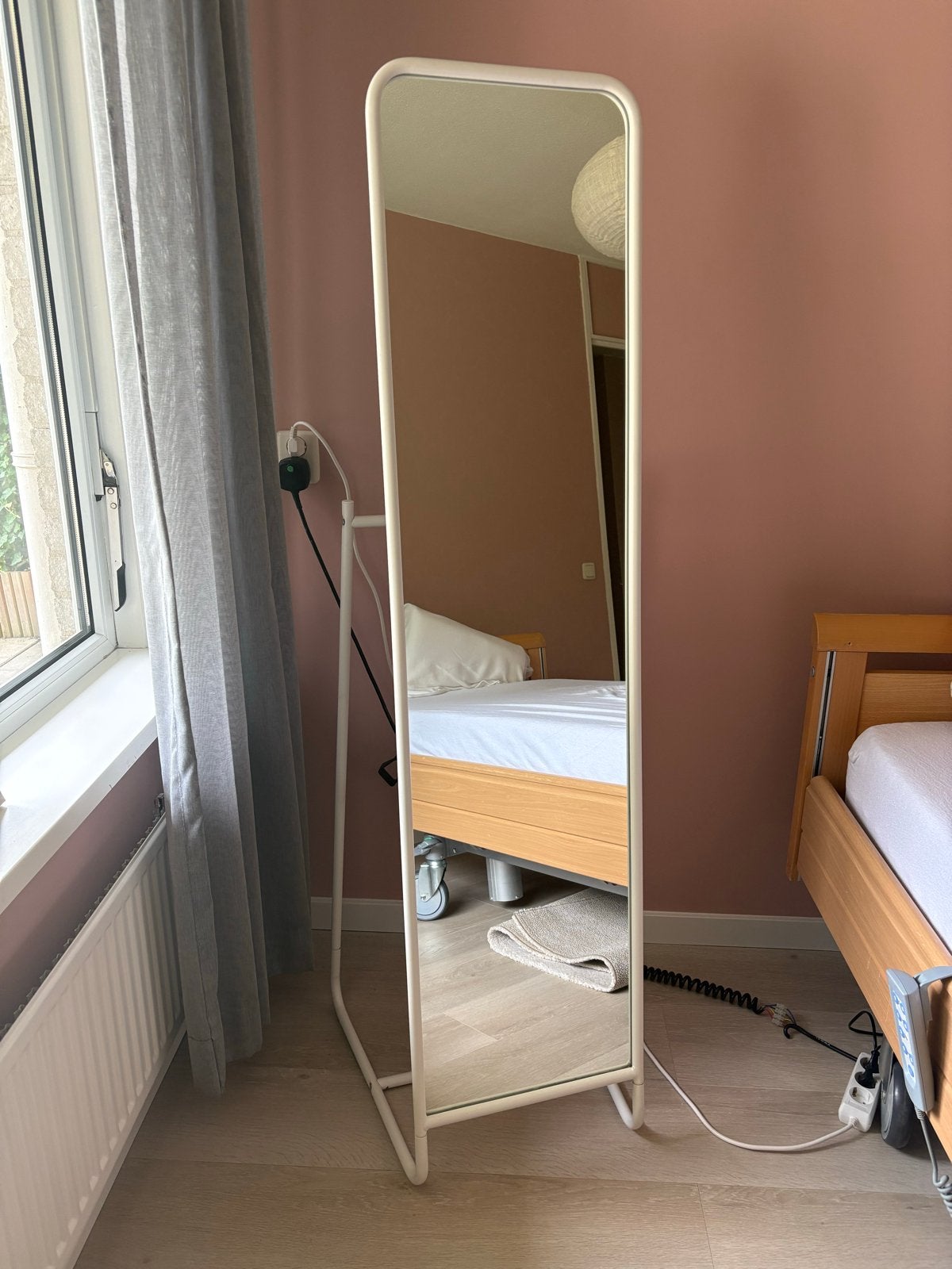 Ikea Knapper spiegel- Zo goed als nieuw, Huis en Inrichting, Woonaccessoires | Spiegels, Ophalen, Minder dan 50 cm, Zo goed als nieuw