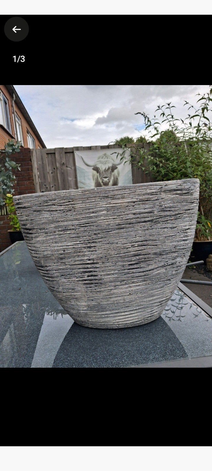 GEZOCHT Grote grijze ovalen bloempot, Overige materialen, 40 cm of meer, Ophalen of Verzenden, Overige vormen