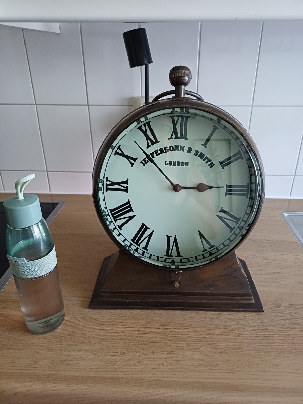 Decoratieve Klok Jeffersonn & Smith London, Analoog, Nieuw, Ophalen of Verzenden, Tafelklok