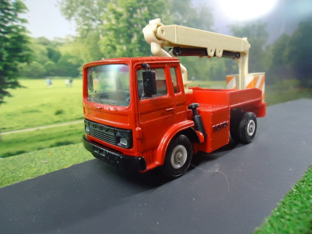 1/43 DAF Club van 4 - Maxi Car de Norev hoogwerker, Hobby en Vrije tijd, Modelauto's | 1:43, Ophalen of Verzenden, Gebruikt, Bus of Vrachtwagen