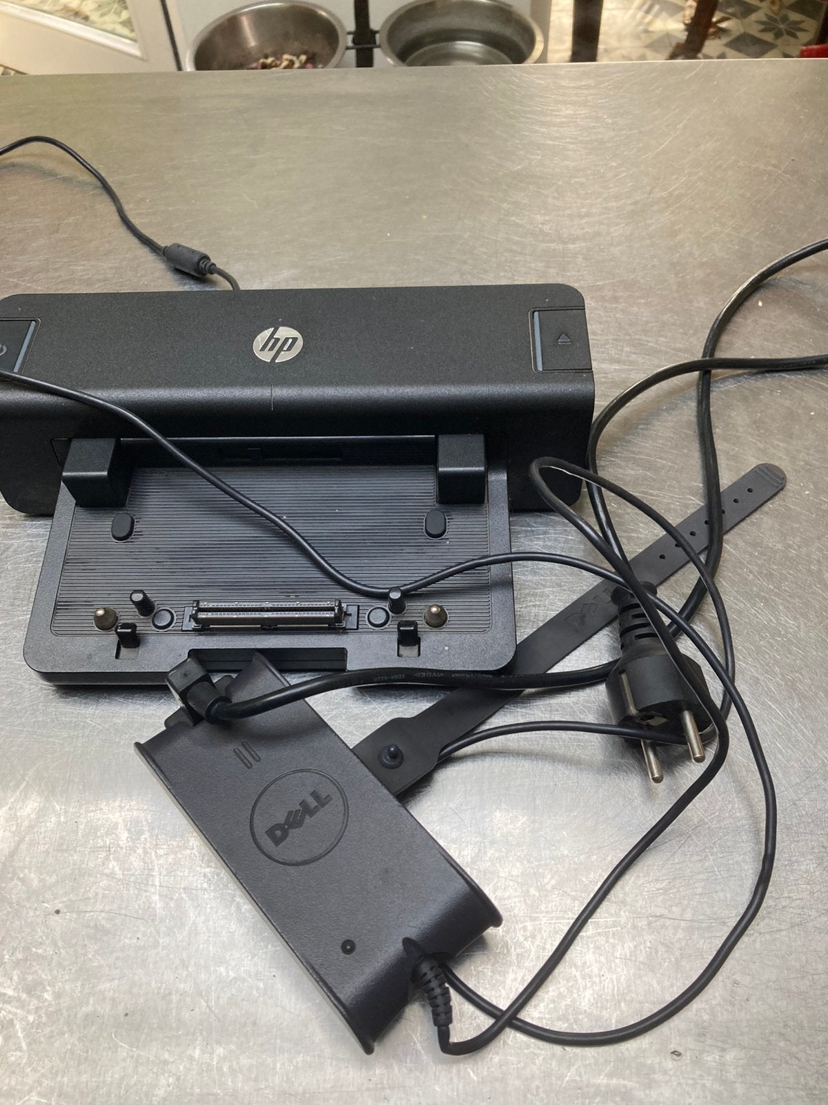 HP dockingstation plus Dell adapter, Ophalen of Verzenden, Gebruikt, Docking station, Laptop