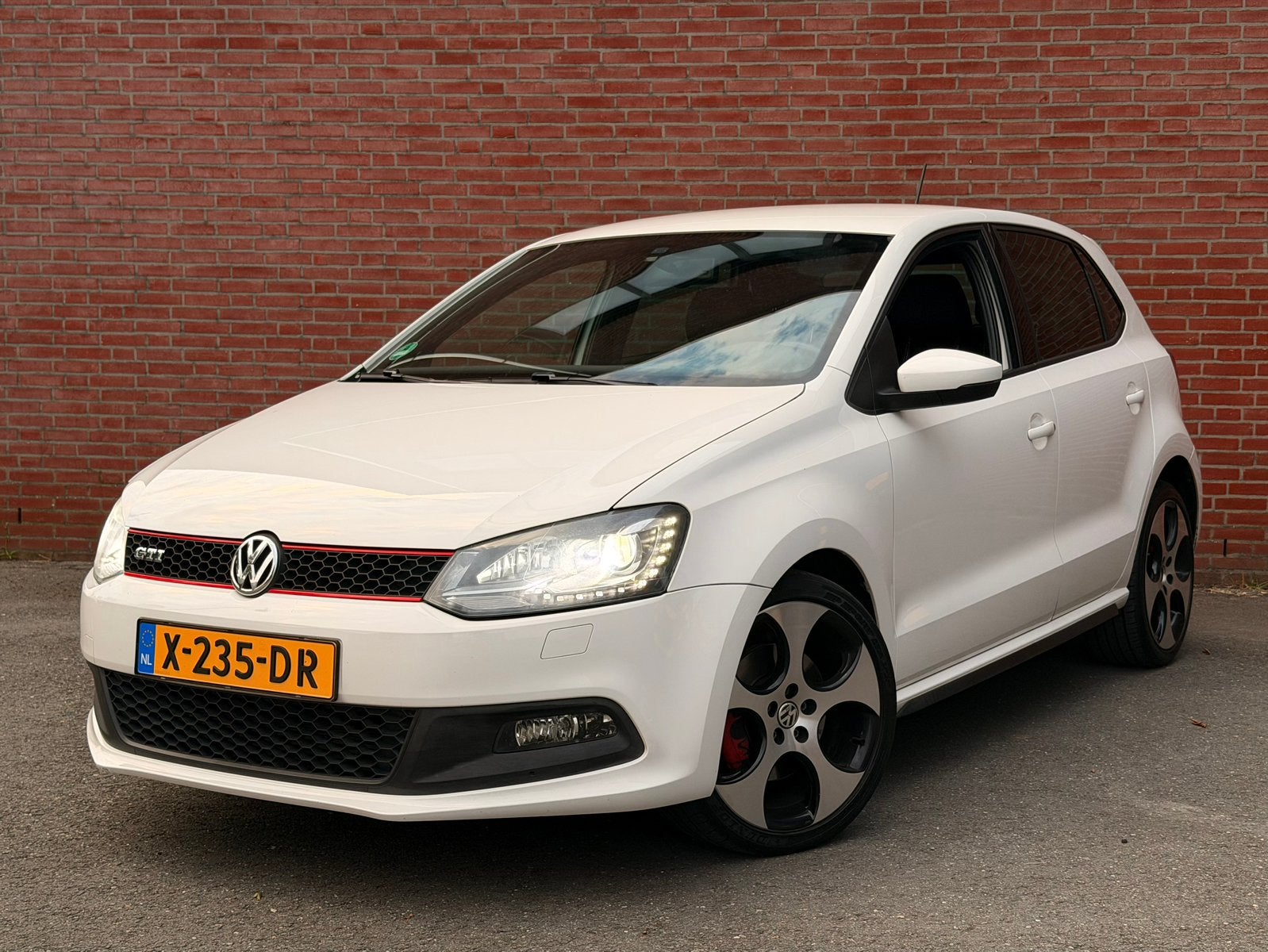 Volkswagen Polo 1.4 TSI 132KW DSG 2012 Wit, Auto's, 1169 kg, Zwart, 4 cilinders, Wit