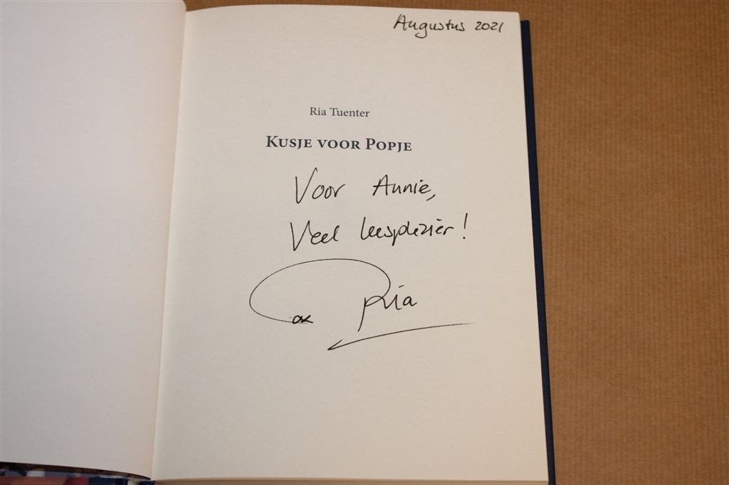 Kusje Voor Popje — Verhalen Dementie, Gesigneerd Ria Tuenter, Ophalen of Verzenden, Zo goed als nieuw