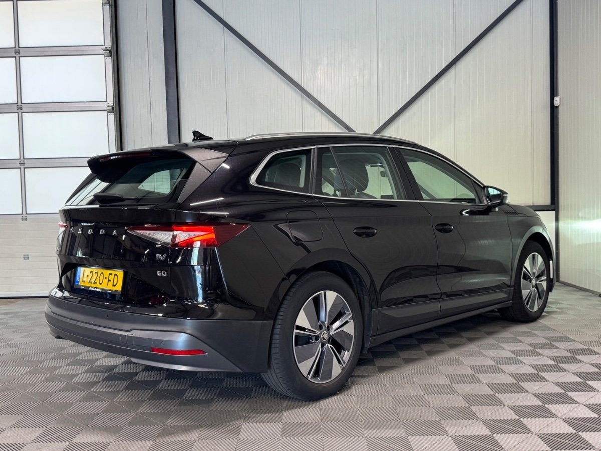 Skoda Enyaq iV 60 | 3-Fase | SoH 89% | Half Leer | Navi | Ca, Automaat, Gebruikt, 1865 kg, Zwart