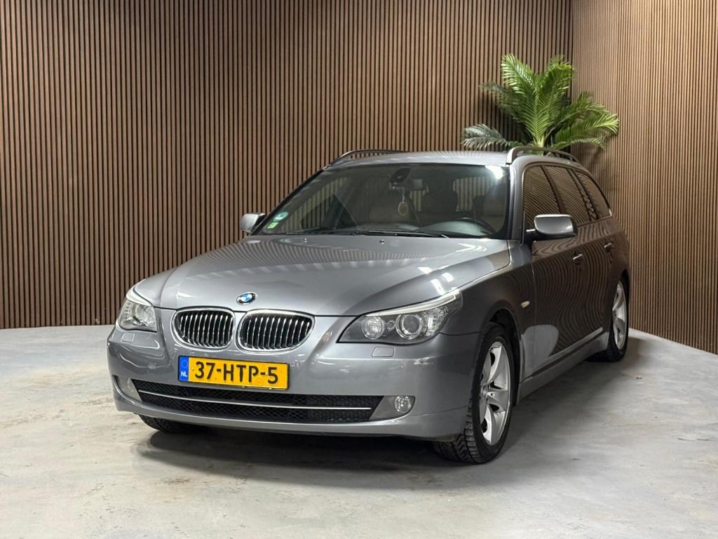 BMW 5 Serie Touring 523i Bns Edition II achter luchtvering k, Auto's, BMW, 93 €/maand, Euro 4, Zilver of Grijs, 5 stoelen