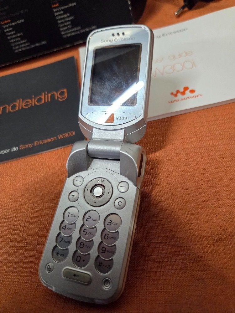 telefoon sony ericsson W330i, Ophalen of Verzenden, 'T Olde Gre-j, Info@toldegrej.nl, Endepoelstraat 20f Didam