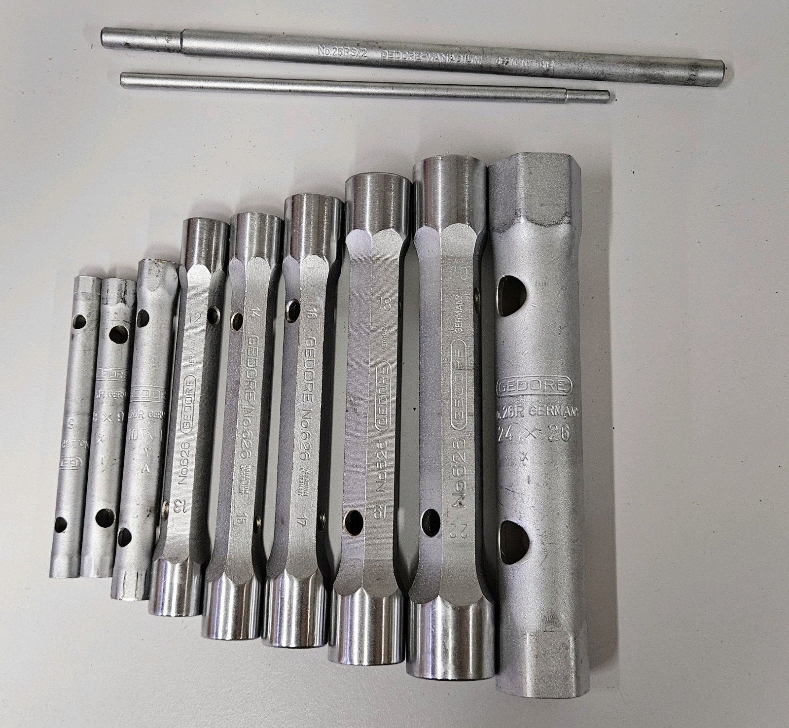 Gedore Pijpsleutelset met wringijzers, Doe-het-zelf en Verbouw, Gereedschap | Handgereedschap, Ophalen of Verzenden, Gebruikt