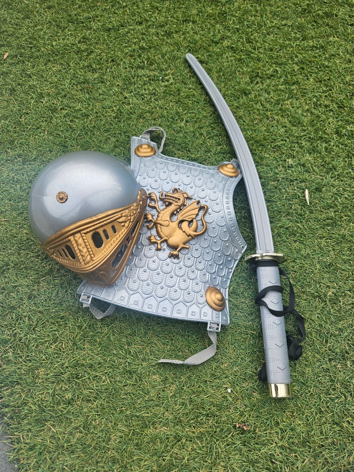 Ridder verkleedset met zwaard en helm, Ophalen of Verzenden, Zo goed als nieuw, Jongen of Meisje
