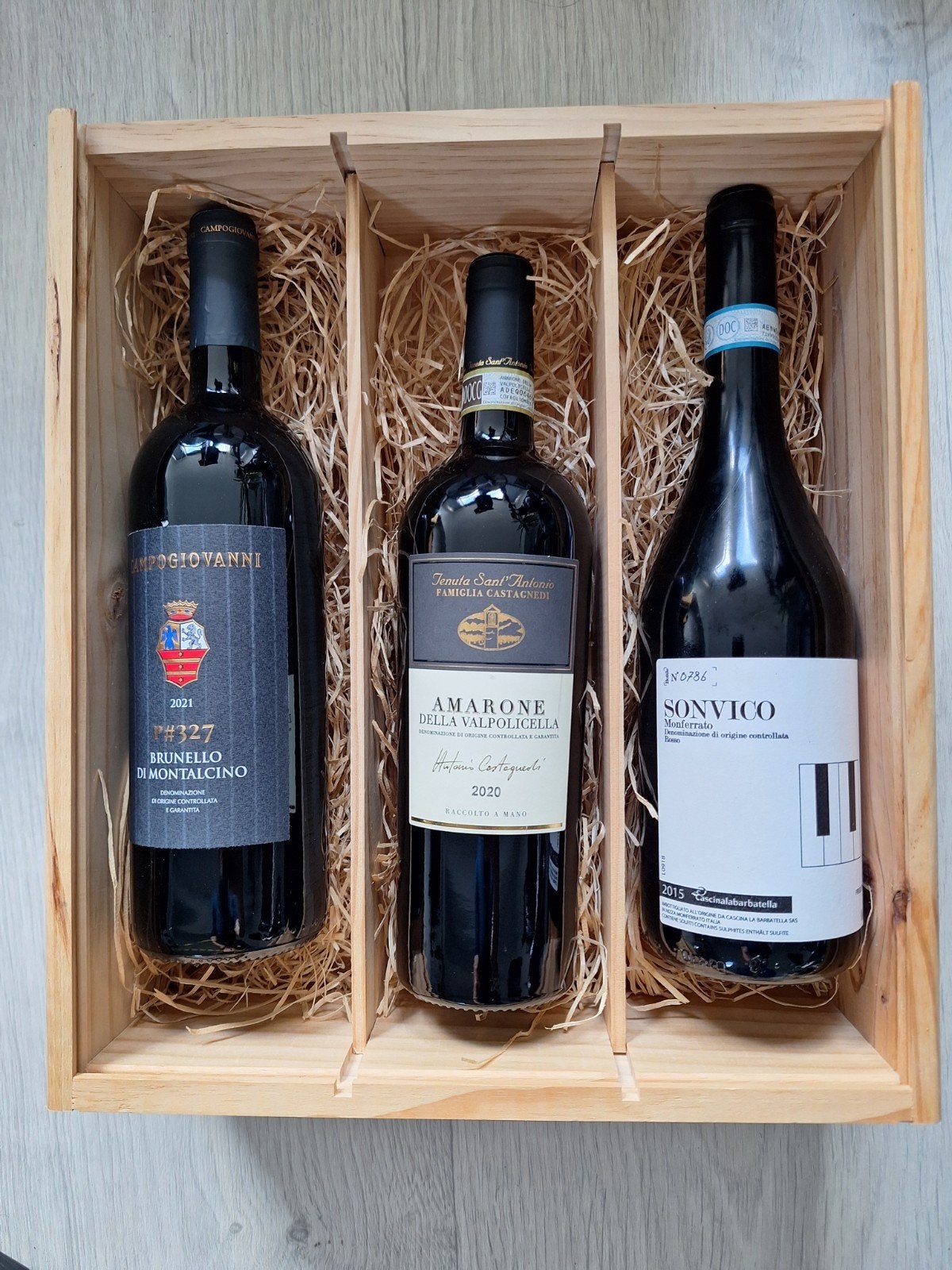 3 Italiaanse wijnen (Brunello, Amarone en blend Barbera/CS, Nieuw, Rode wijn, Vol, Italië
