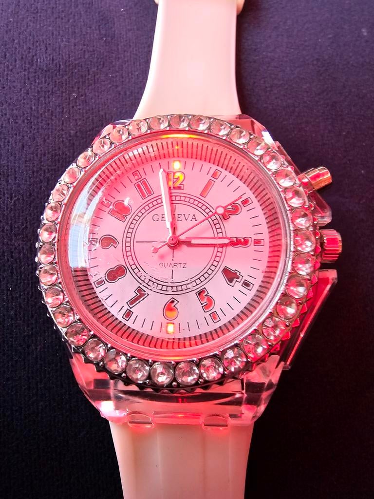 Super mooi klokje met verlichting €12,50, Sieraden, Tassen en Uiterlijk, Horloges | Heren, Ophalen of Verzenden, Nieuw, Overige merken