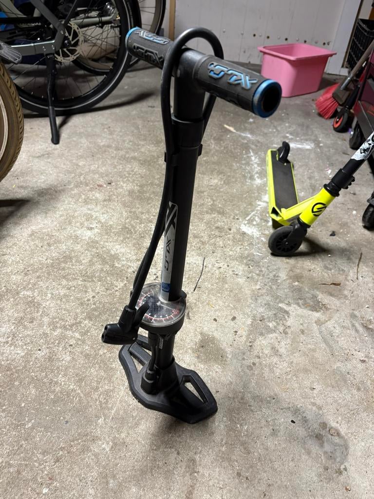 XLC fietspomp, Ophalen of Verzenden, Drukmeter, Gebruikt
